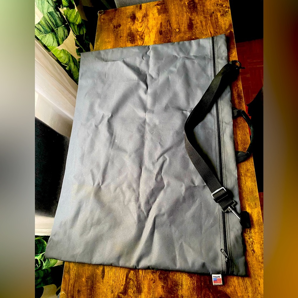 Project large portfolio shoulder bag and handle .